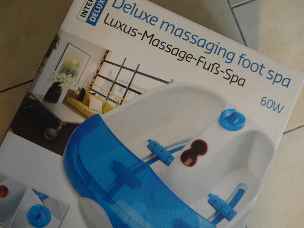 Deluxe Massaging Foot Spa