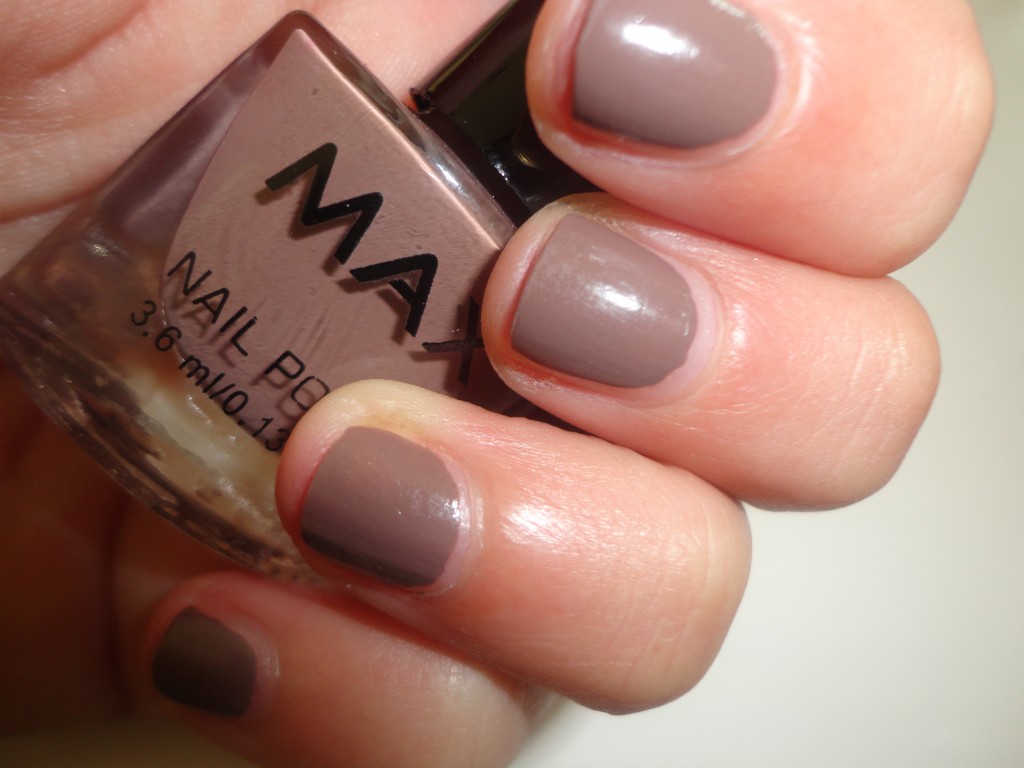 Max mini nail polish set
