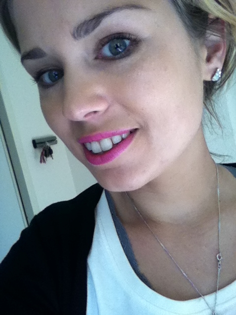 L’Oréal Caresse Lipstick