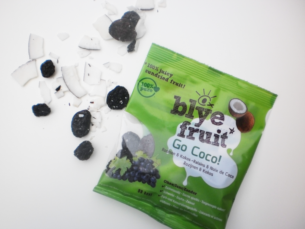Blye fruit rozijnen en kokos