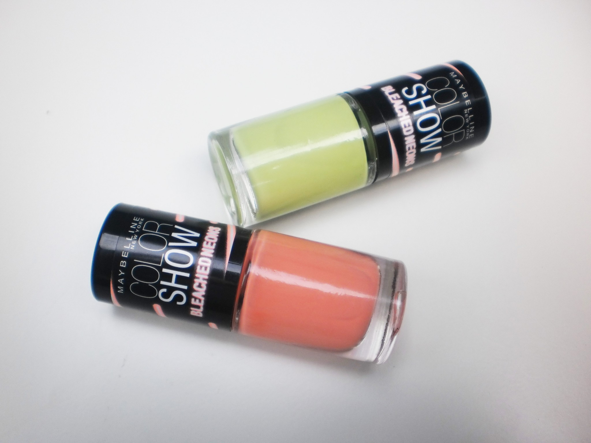 Review: Maybelline Bleached Neons #242 Coral Heat & #244 Chic Chartreuse