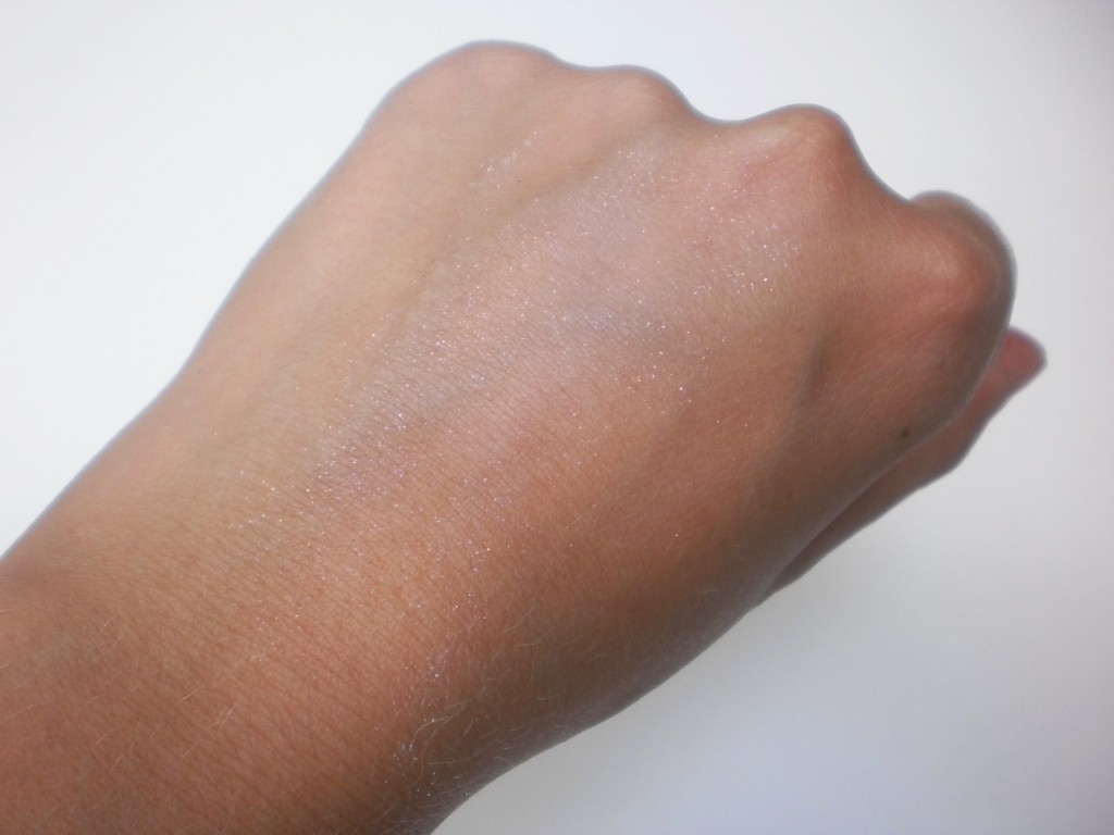 Essence Wave Goddess Highlighter
