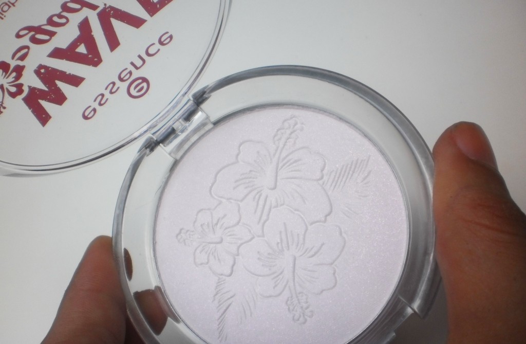 Essence Wave Goddess Highlighter