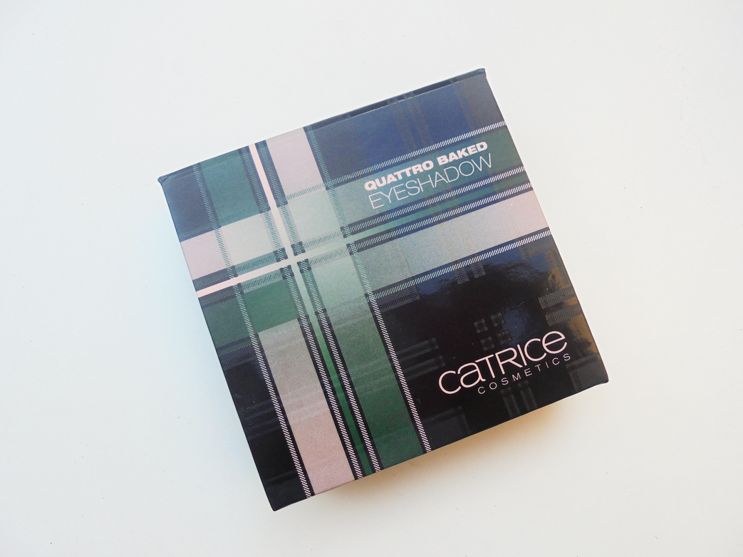Catrice Check & Tweed Eyeshadow CO1 London’s Eye (+look)