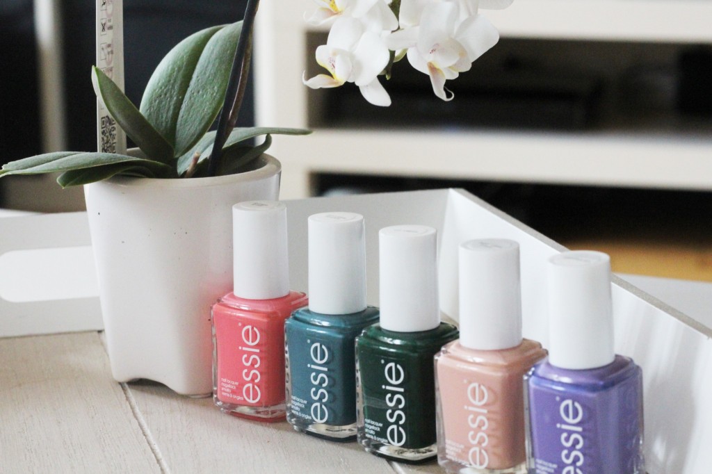 Essie Lounge Lover
