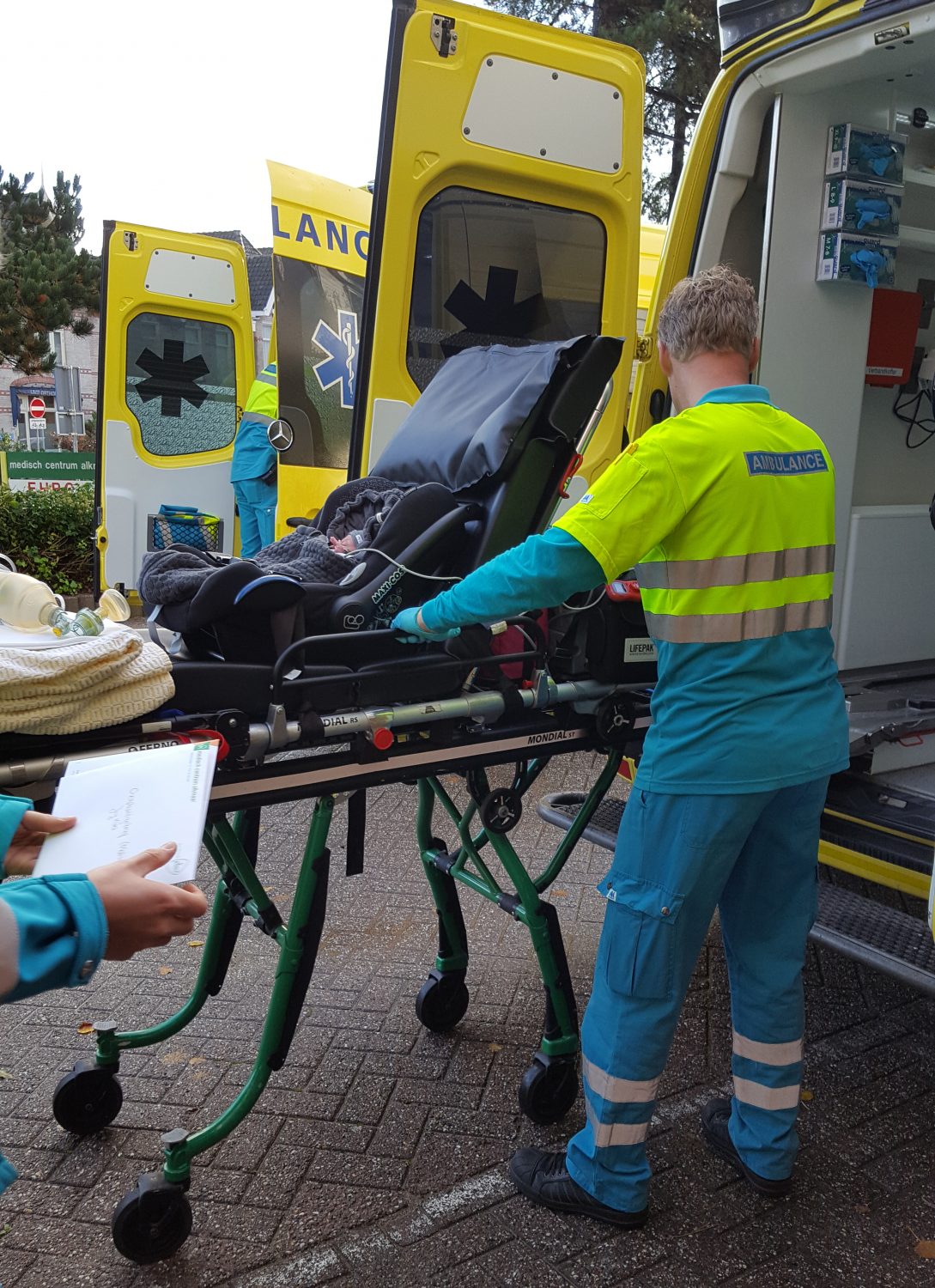 premature ambulance baby