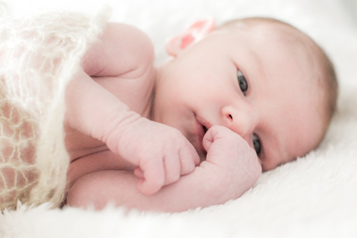 Stephanie: Het ritme met een pasgeboren baby en newbornshoot