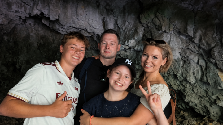 Wandelen door de natuur van de Schwäbische Alb tijdens onze vakantie in Duitsland.
